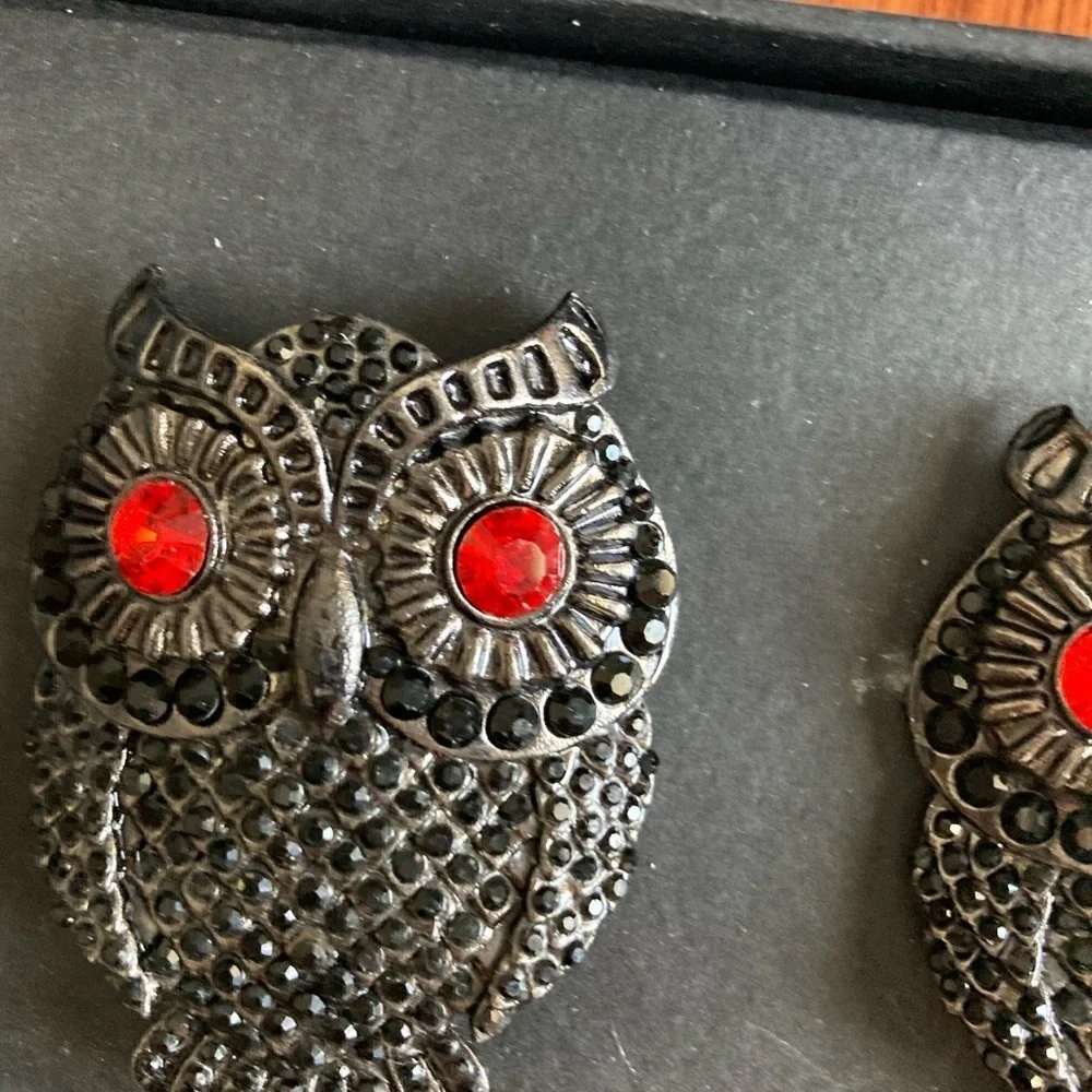 Tahari Napkin Rings Owl black with red stone eyes new